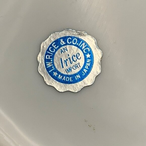 Vintage I.W. Rice & Co. Inc. Blue & White Floral Small Lidded Dish - Picture 5 of 9